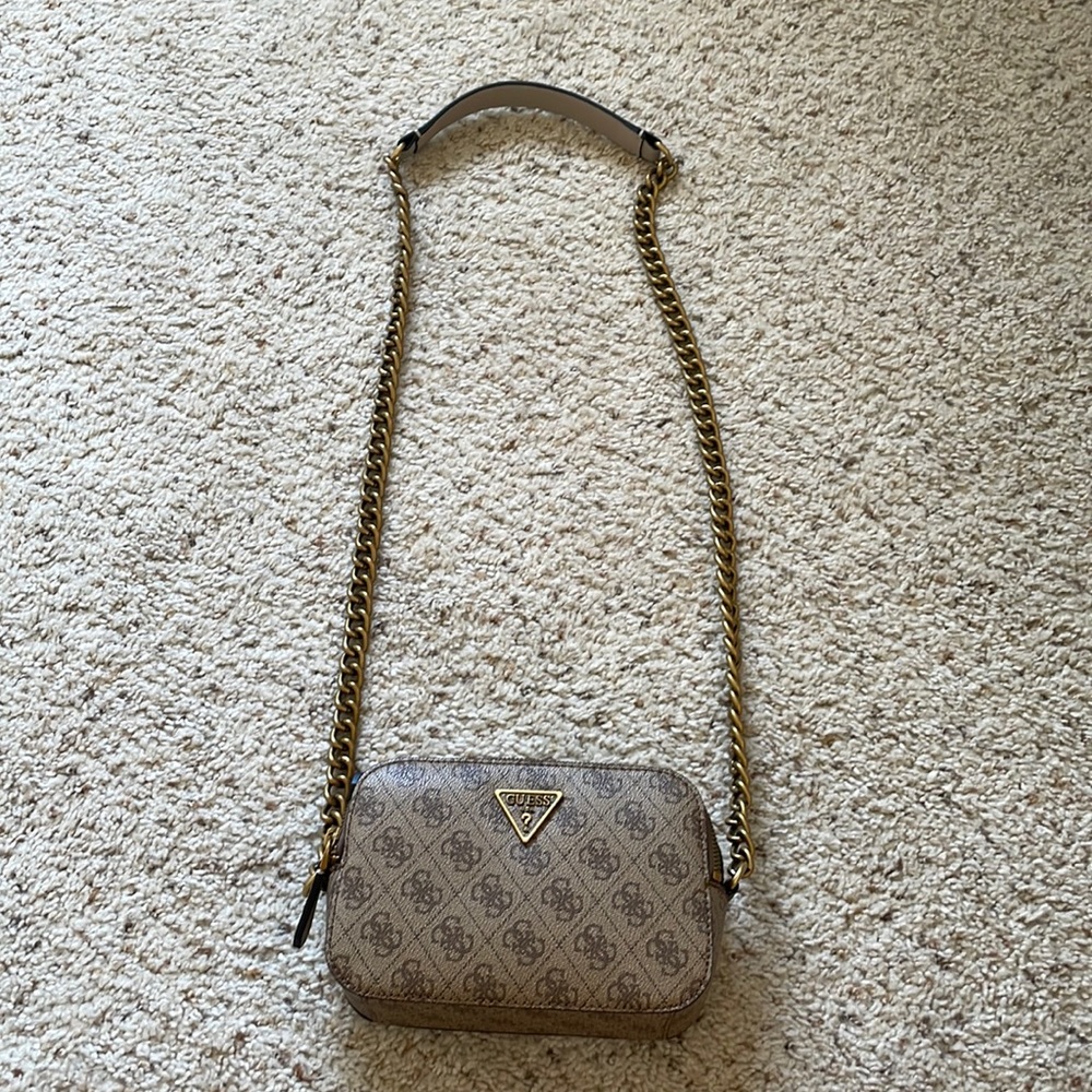 GUESS camera bag / NWOT